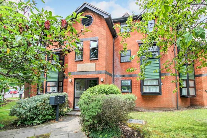 1 Bedroom Apartment To Rent In Wykeham House, Farnborough, GU14