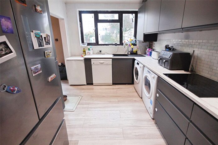 2 Bedroom Bungalow For Sale In The Grove, Brentwood, CM14