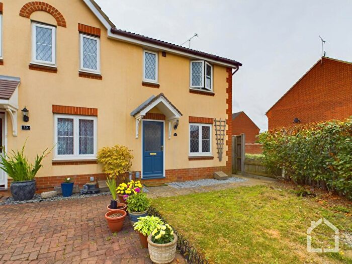 2 Bedroom Semi-Detached House To Rent In Newton Way, Leighton Buzzard, LU7
