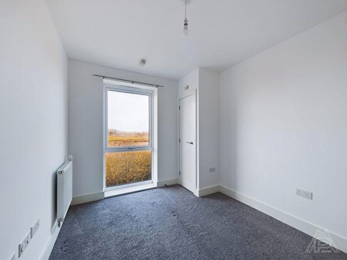 2 Bedroom Apartment To Rent In Winstar Drive, South Ockendon, RM15