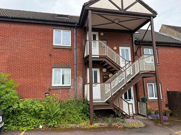 1 Bedroom Flat To Rent In Hillside Terrace, Meadow Road, Kettering, NN16