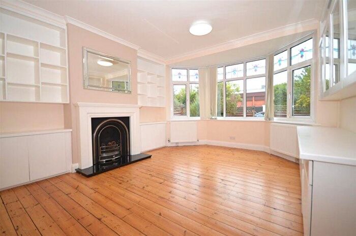 5 Bedroom House To Rent In Jennings Road, St Albans, AL1