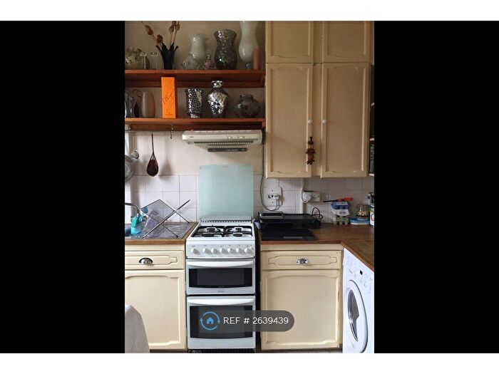 1 Bedroom Flat To Rent In Warwick Ave, London, W9