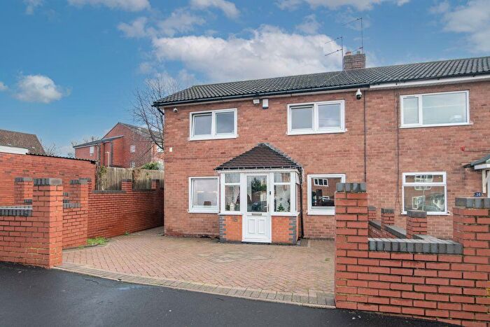 3 Bedroom Terraced House For Sale In Selkirk Close, West Bromwich, B71