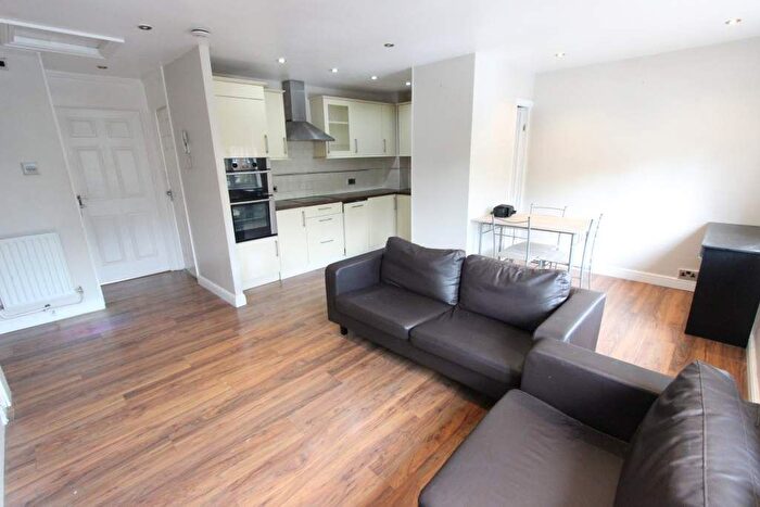 1 Bedroom Flat To Rent In Teresa Gardens, Waltham Cross, EN8