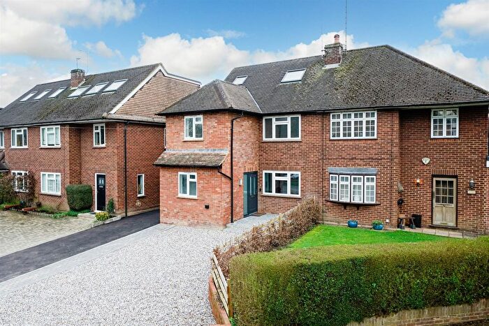 4 Bedroom Semi Detached House For Sale In Beech Road, St. Albans, AL3