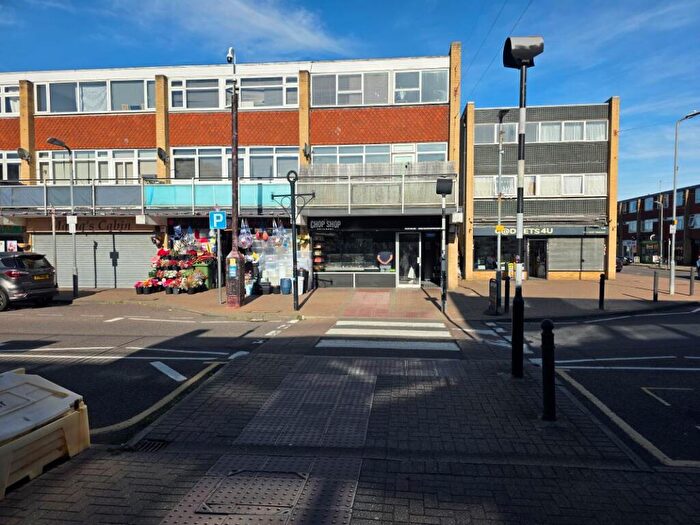 3 Bedroom Maisonette For Sale In St. Johns Way, Corringham, Stanford-le-Hope, Essex, SS17