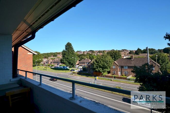 2 Bedroom Apartment To Rent In Selsfield Drive, Brighton, BN2