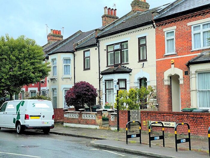 4 Bedroom Terraced House To Rent In Wightman Road, London, N8