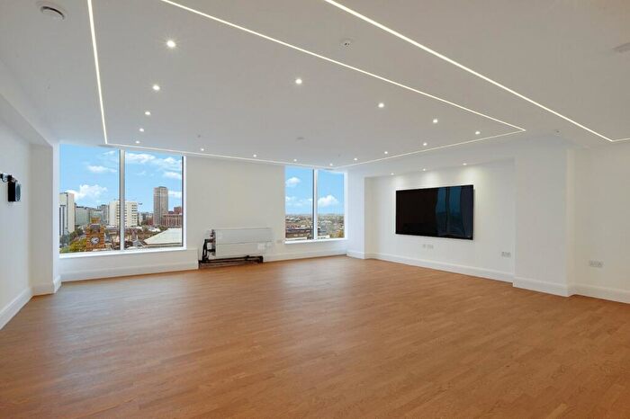 3 Bedroom Flat To Rent In Marathon House, Marylebone Road, NW1