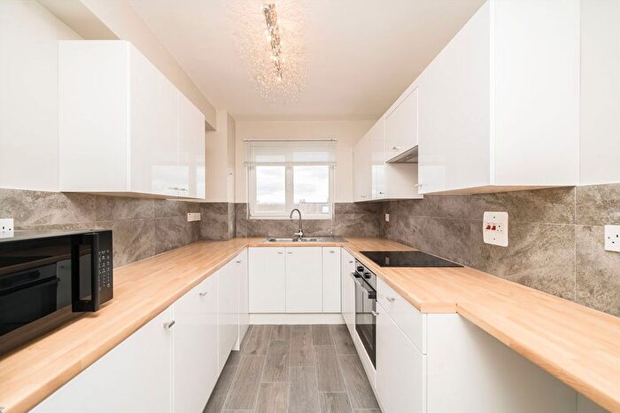2 Bedroom Flat To Rent In Worple Road, Wimbledon, SW19