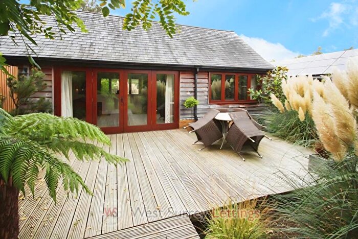 1 Bedroom Flat To Rent In Lyne Lane, Lyne, KT16