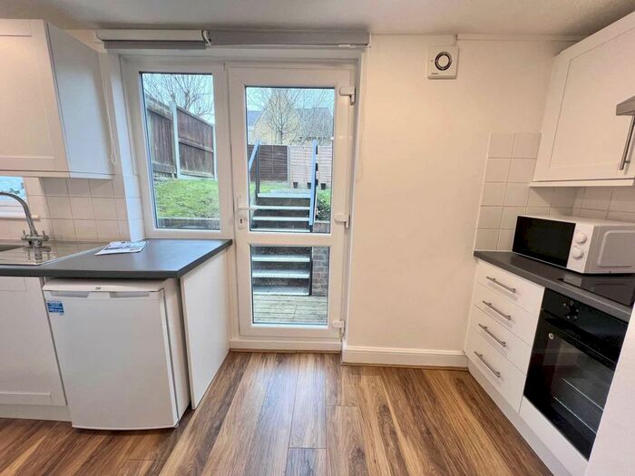 1 Bedroom Flat To Rent In Warley Hill, Brentwood, CM14