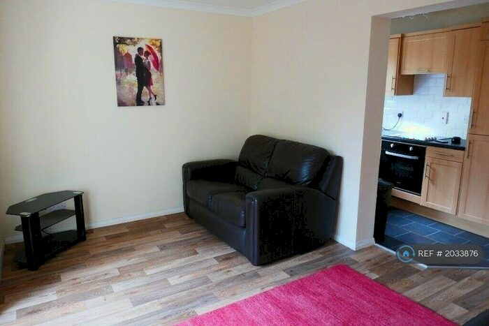 2 Bedroom Flat To Rent In Headland Court, Aberdeen, AB10