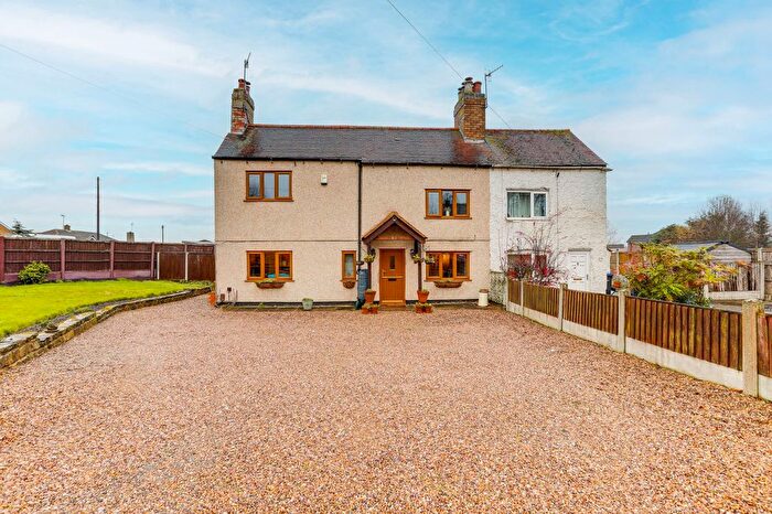 4 Bedroom Semi Detached House For Sale In Nottingham Road, Hucknall, NG15