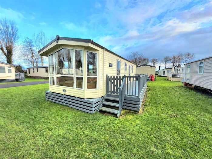 2 Bedroom Mobile/park Home For Sale In Hutton Sessay, Thirsk, YO7
