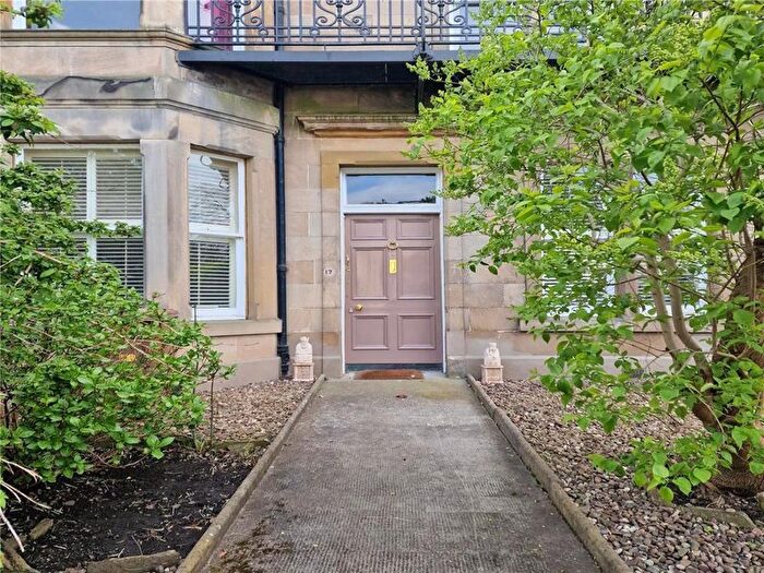 3 Bedroom Flat To Rent In East Trinity Road, Trinity, Edinburgh, EH5