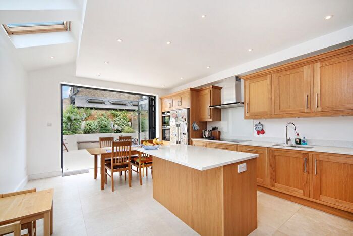 5 Bedroom Terraced House To Rent In Lavenham Road, London, SW18