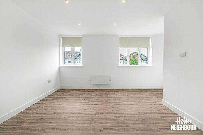 2 Bedroom Apartment To Rent In Alexandra Drive, Surbiton, KT5