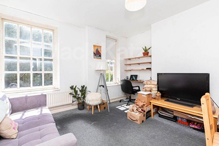 1 Bedroom Flat To Rent In Mill Row, Hoxton, N1