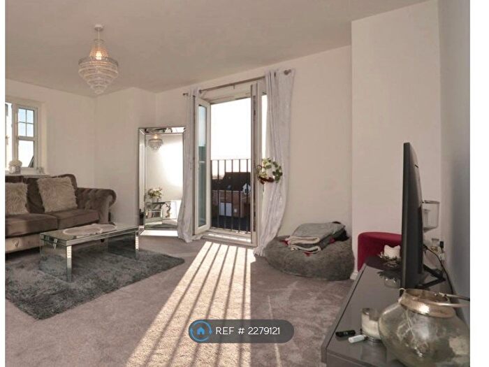 2 Bedroom Flat To Rent In Greenwood Gardens, Nottingham, NG8