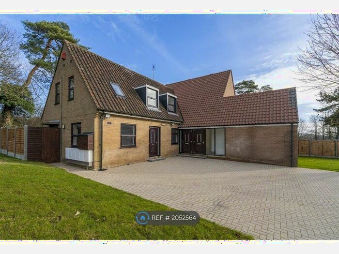 2 Bedroom Flat To Rent In Brown Cottage, Saunderton, High Wycombe, HP14