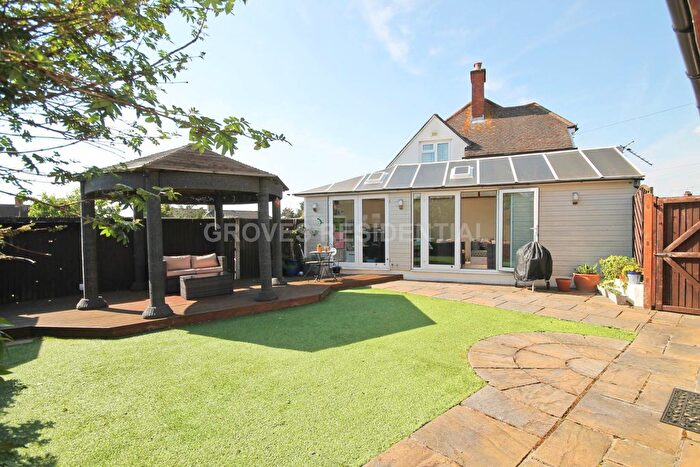 4 Bedroom Semi-Detached House To Rent In The Green, New Malden, KT3