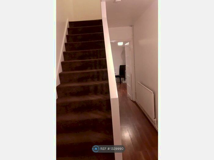 2 Bedroom Flat To Rent In Gilpin House, London, N9