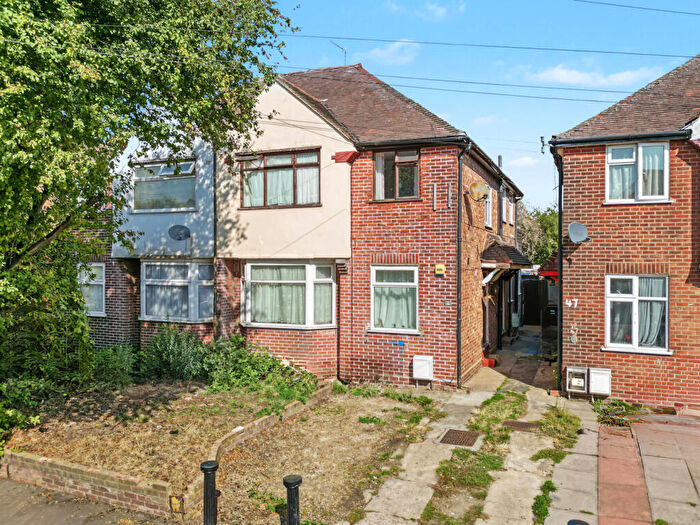 2 Bedroom Flat For Sale In Sandhurst Road, London, N9