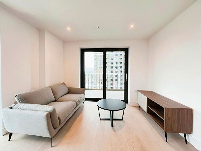 2 Bedroom Apartment To Rent In Hawksbury Heights, London, SE17