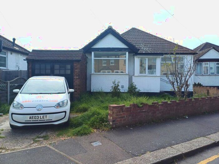 3 Bedroom Bungalow To Rent In Sydney Road, Abbey Wood, SE2