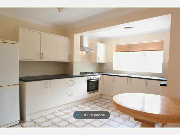 3 Bedroom End Of Terrace House To Rent In King Henry's Road, Kingston Upon Thames, KT1