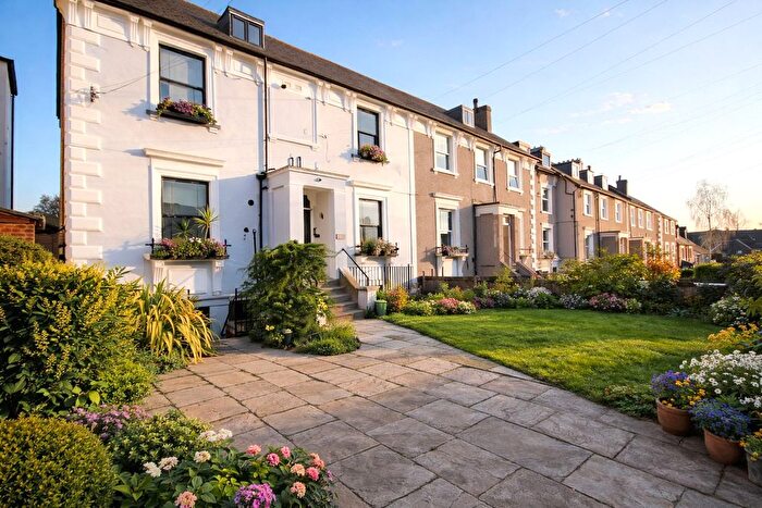 2 Bedroom Flat To Rent In Holmesdale Road, London, SE25