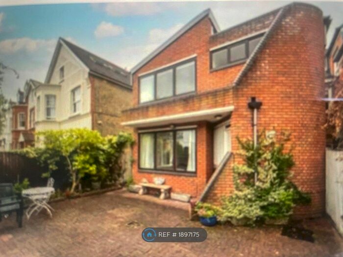 2 Bedroom Detached House To Rent In Dryburgh Road, London, SW15