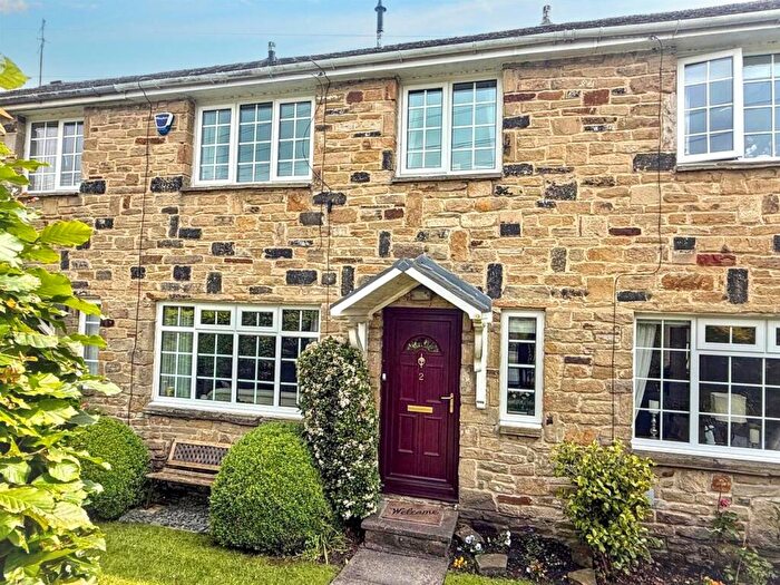 3 Bedroom Town House For Sale In Colne Road, Glusburn, BD20