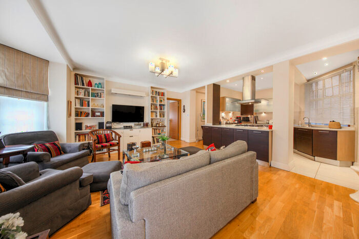 2 Bedroom Flat To Rent In Ascot Court, Grove End Road, NW8