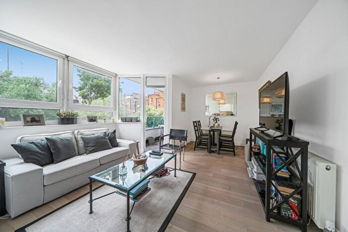 2 Bedroom Flat For Sale In Wandon Road, London, SW6