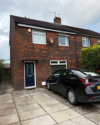 3 Bedroom Semi-Detached House To Rent In Mora Avenue, Chadderton, OL9