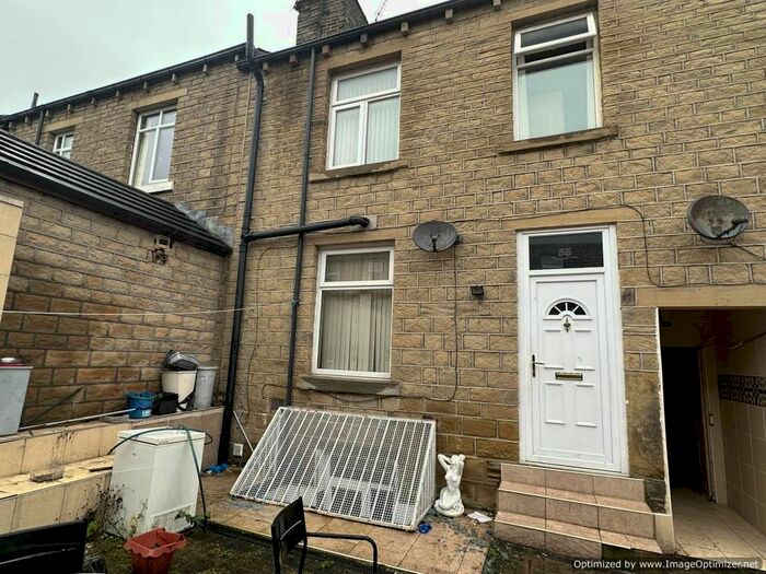 2 Bedroom Terraced House To Rent In Moorbottom Road, Thornton Lodge, Huddersfield, West Yorkshire, HD1