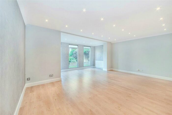 4 Bedroom Semi-Detached House To Rent In Meadowbank, Primrose Hill, London, NW3