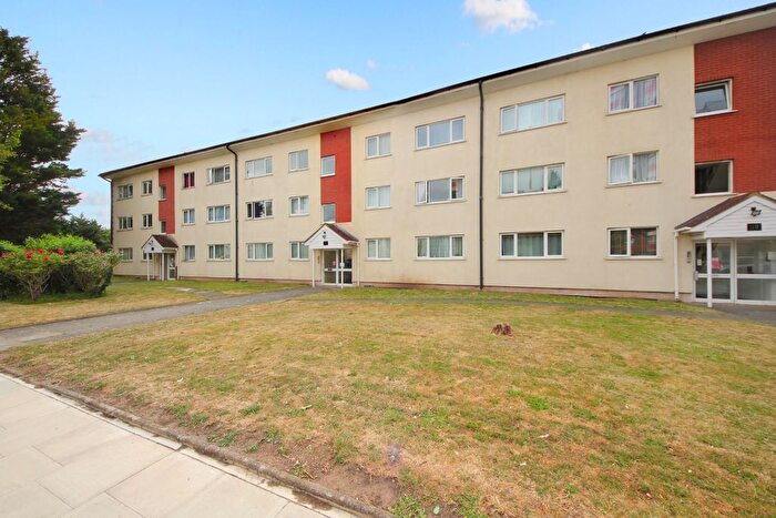 2 Bedroom Flat To Rent In Byron Way, UB5