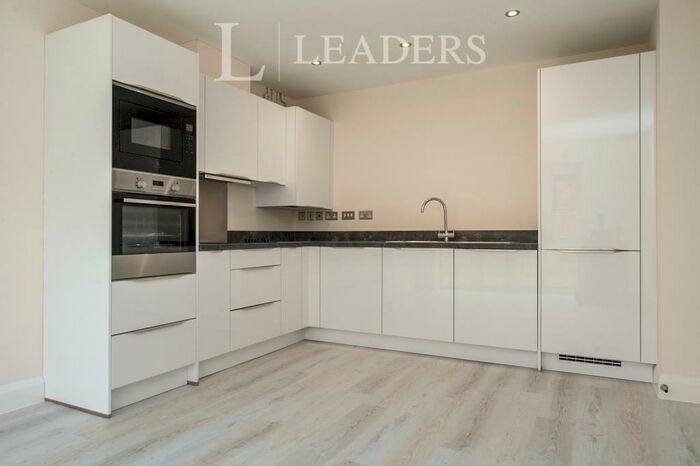 1 Bedroom Apartment To Rent In M Bromsgrove, SN7