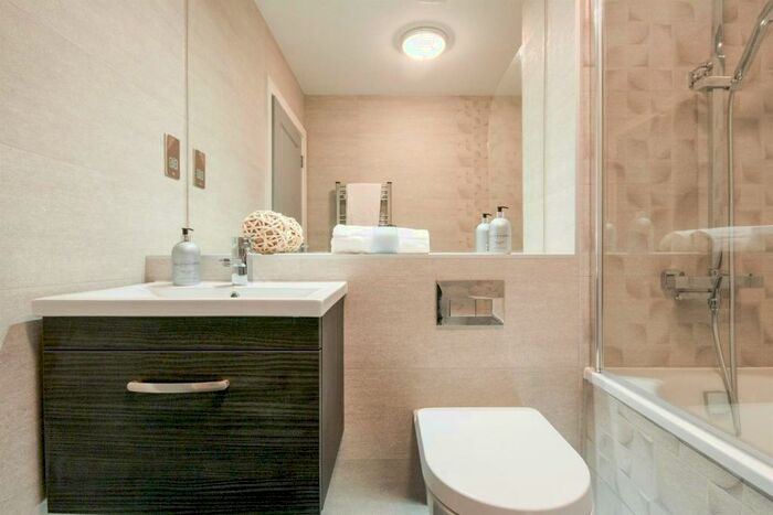 2 Bedroom Apartment To Rent In Gildredge Road, Eastbourne, BN21