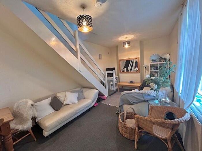 2 Bedroom House To Rent In Richmond Road, Cardiff(City), CF24