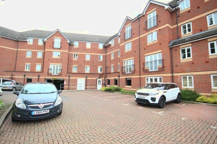 2 Bedroom Flat To Rent In Eaton Avenue, Slough, SL1