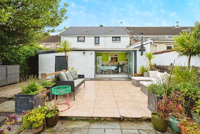 3 Bedroom End Terrace House For Sale In Crown Cottages, Ystradgynlais, Powys, SA9