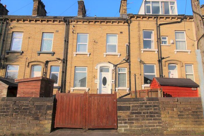 3 Bedroom Terraced House To Rent In Olive Grove, Fairweather Green, Bradford, BD8