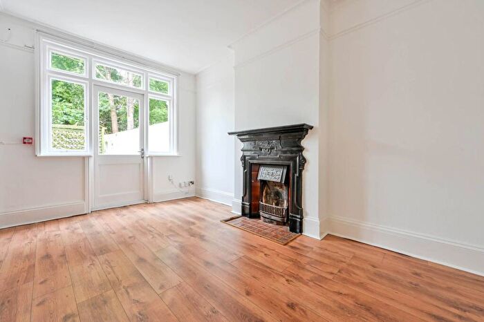1 Bedroom Flat To Rent In York Road, , Guildford, GU1