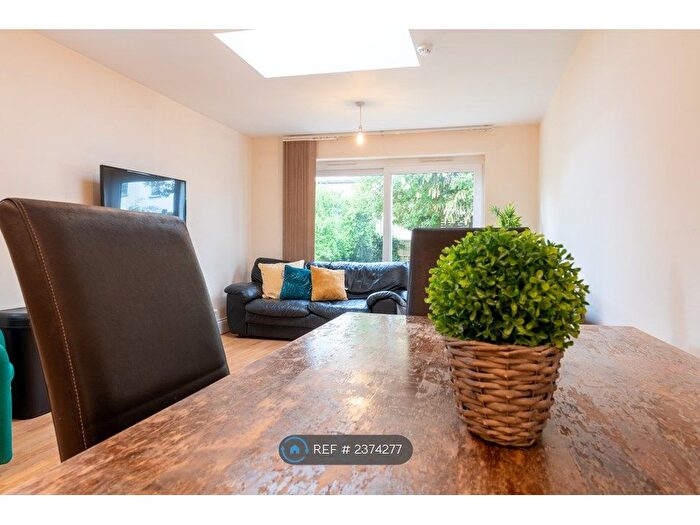 5 Bedroom Terraced House To Rent In Courtenay Street, Cheltenham, GL50