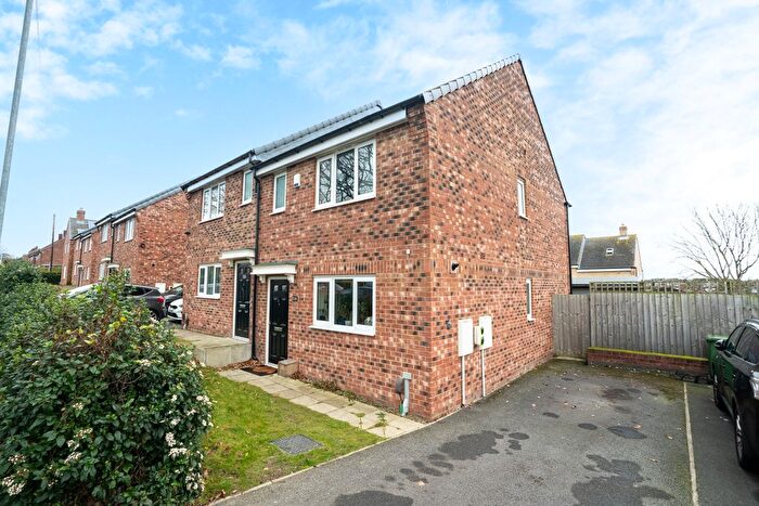 3 Bedroom Semi Detached House For Sale In Brooklands Avenue, Leeds, LS14